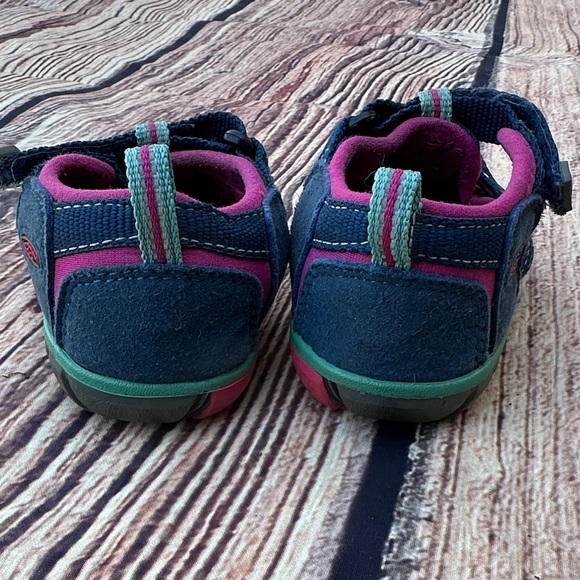 Keen Baby Girl Navy and Magenta Sandals - Picture 4 of 7